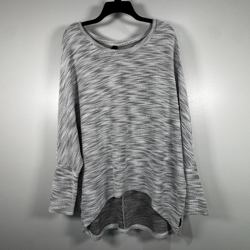 Seven7 Women's Space Dye Knit High Low Top Gray White Large Batwing Sleeve NWT